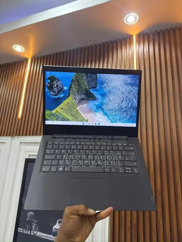 New Laptop Lenovo Ideapad 3 16GB Intel Core i5 SSD 256GB · Photo 1
