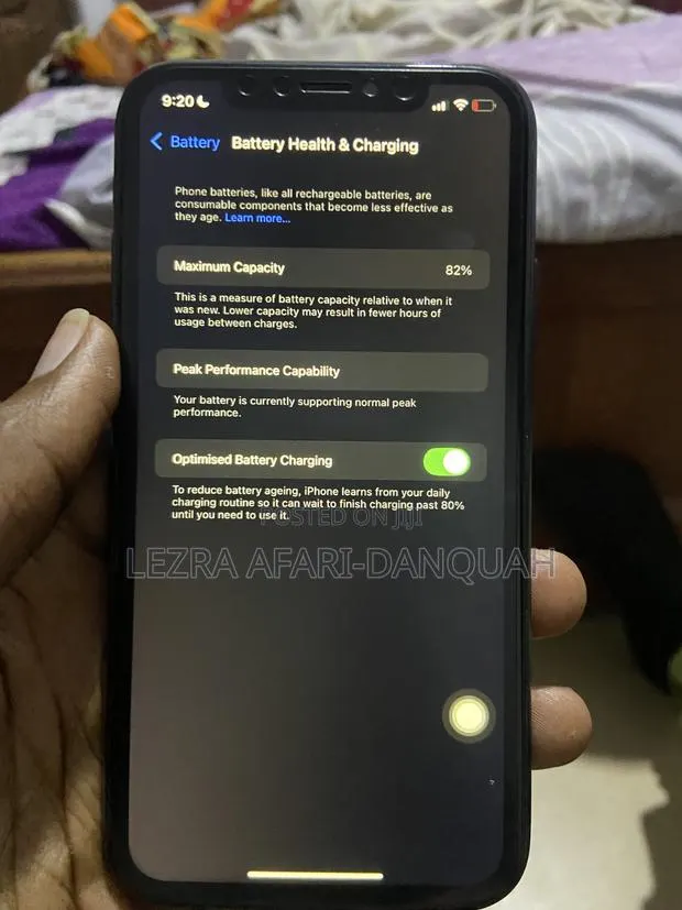 Apple iPhone XR 64 GB Black · Photo 1