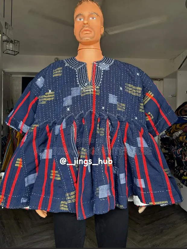 Blue and Red Men’S Smock · Photo 1