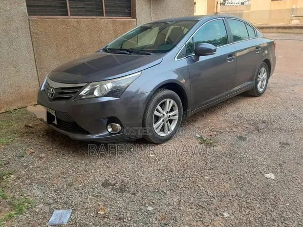 Toyota Avensis 2014 Gray · Photo 1