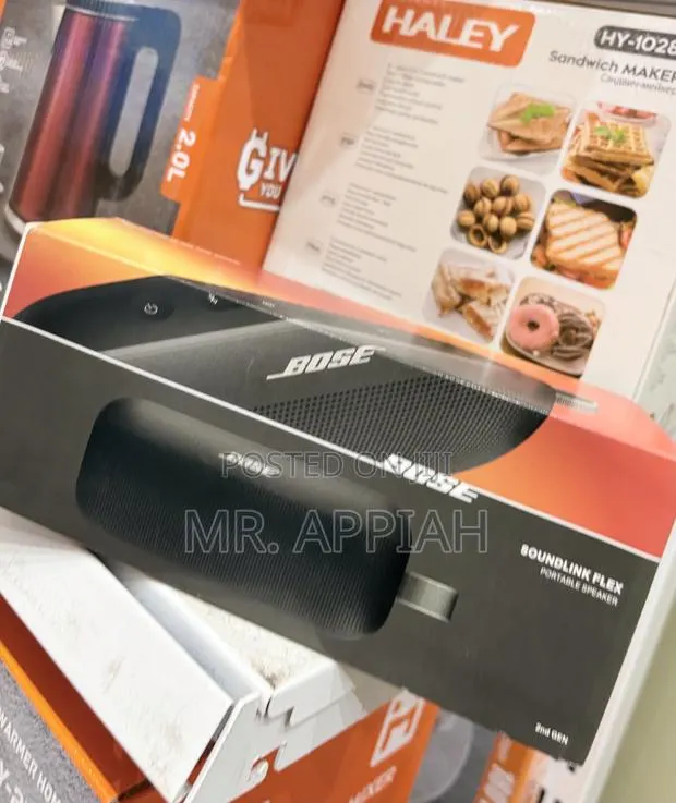 Super Classic Bose Soundlink Flex Portable Bluetooth Speaker(Black). · Photo 1