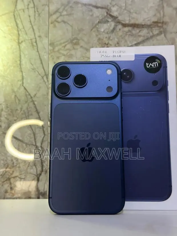Apple iPhone 17 Pro Max 256 GB Blue · Photo 1
