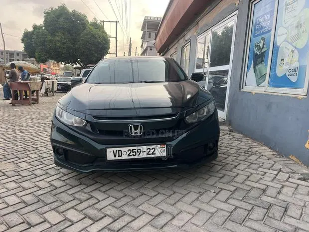 Honda Civic 2017 Green · Photo 1