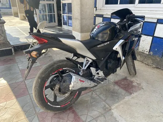 Honda CBR 2023 Black · Photo 1