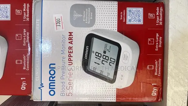 Omron Series 5 Blood Pressure Monitor M5 · Photo 1