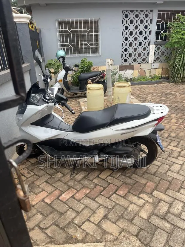 Honda 2024 White · Photo 1