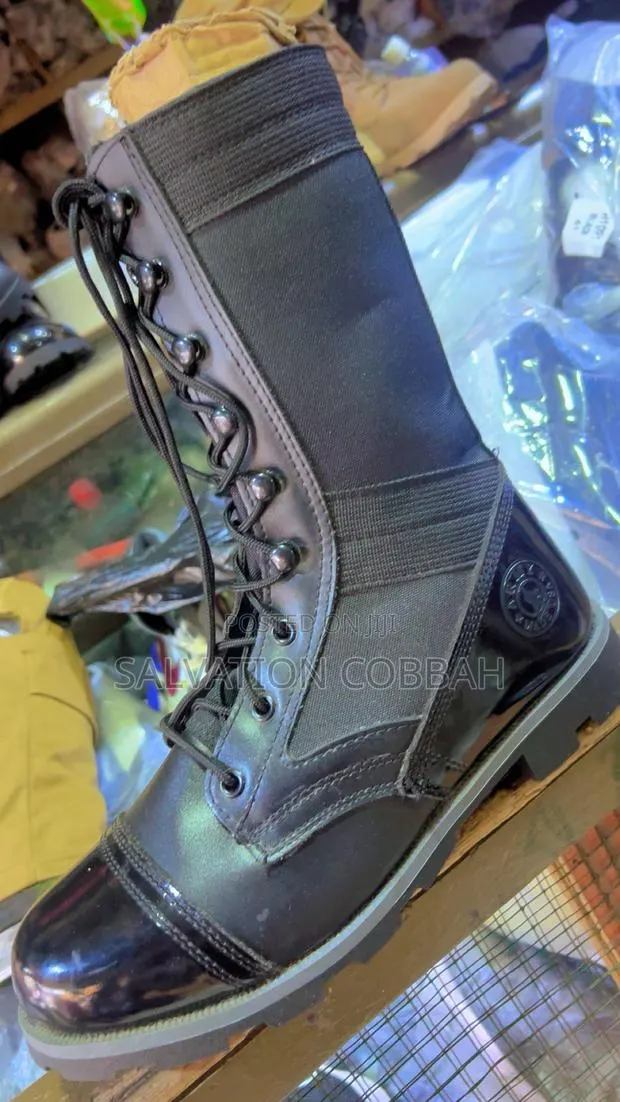 Army Strong Boots · Photo 1