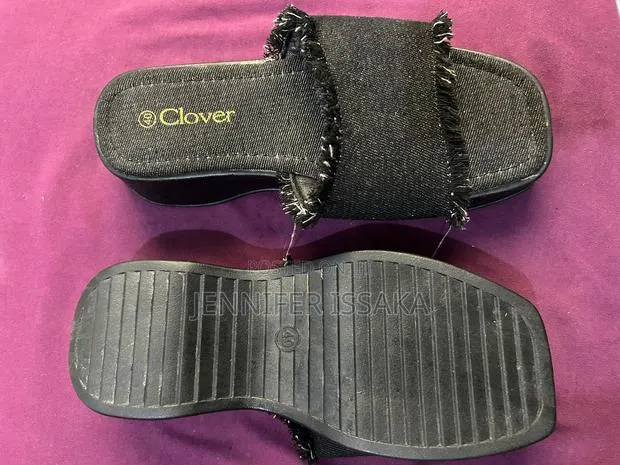 Ladies Slippers · Photo 1