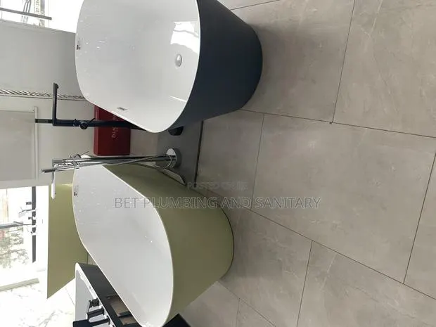Jacuzzi Bathtub With Tap Complete_bathub · Photo 1