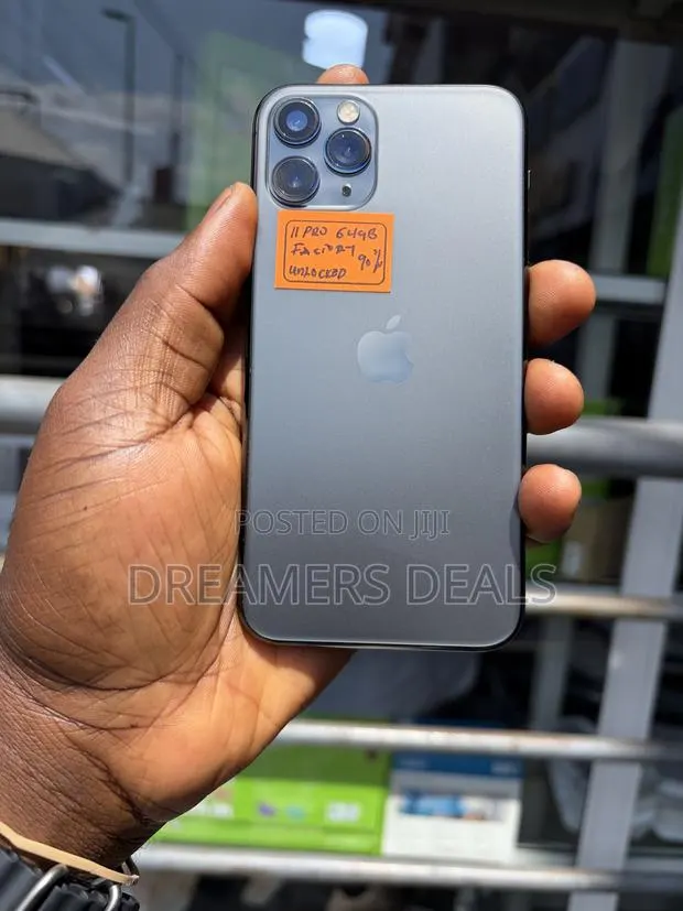 Apple iPhone 11 Pro 64 GB Black · Photo 1