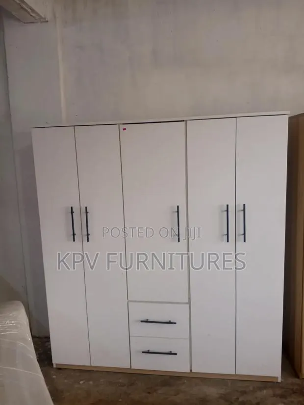 Wardrobe Laminated 5ft 6 Inch/6ft · Photo 1