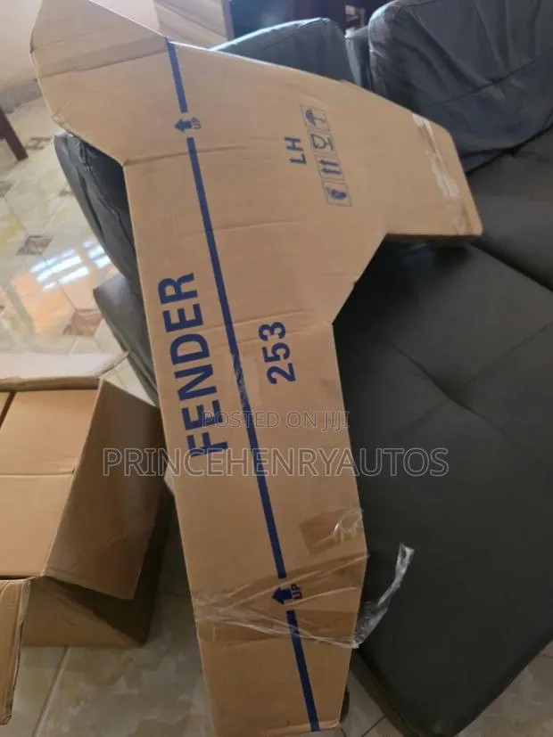 Mercedes Benz GLC 2016-2022 Left Fender · Photo 1