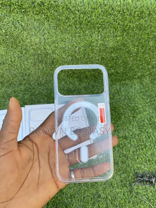 iPhone 18 Pro Max / 17 Pro Max Clear Magsafe Case · Photo 1