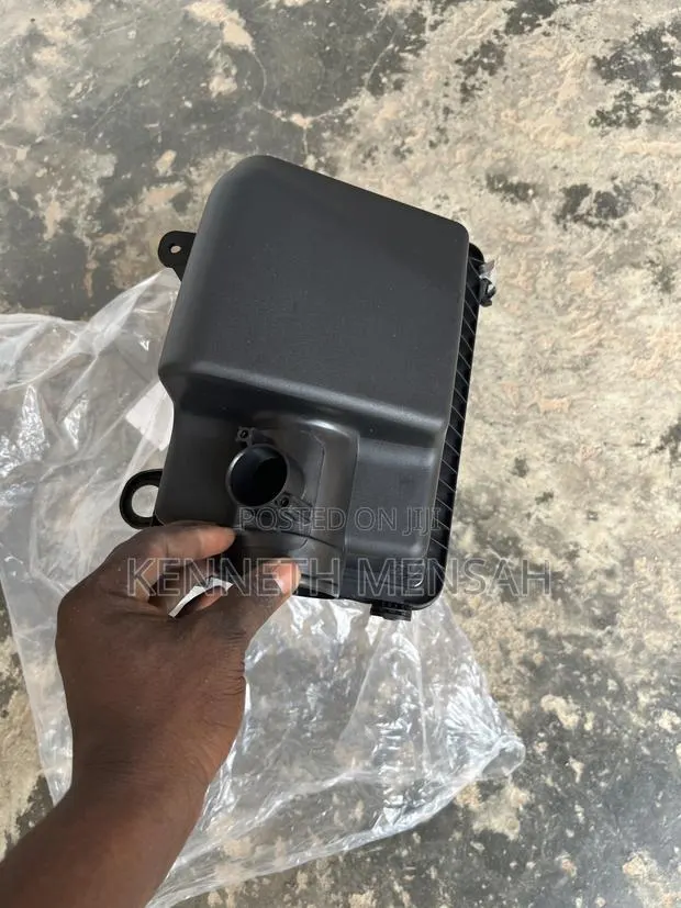 Mazda 3 2018 2019 2020 2021 2022 Air Cleaner Box · Photo 1