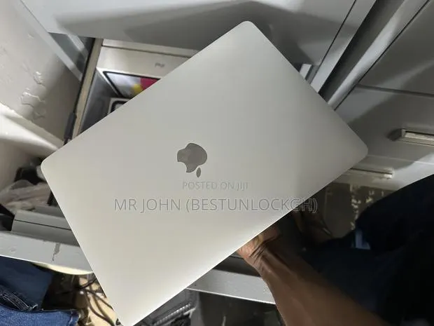 Laptop Apple MacBook Pro 2020 32GB Intel Core i7 SSD 512GB · Photo 1