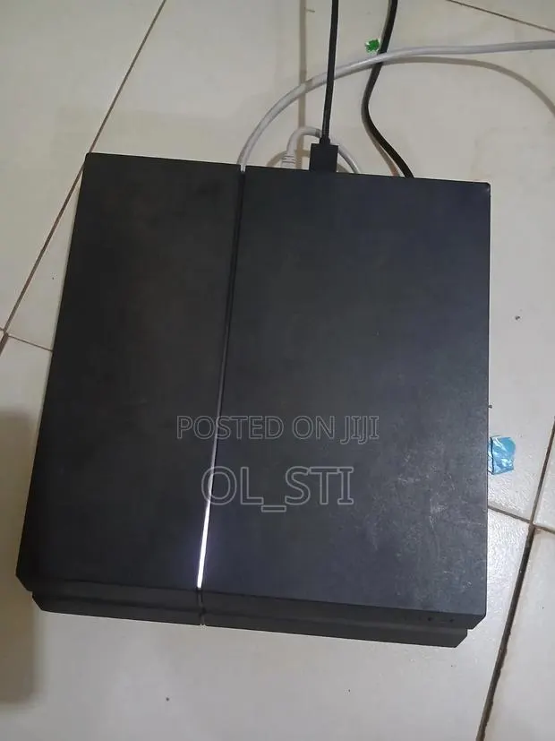 Playstation 4 · Photo 1