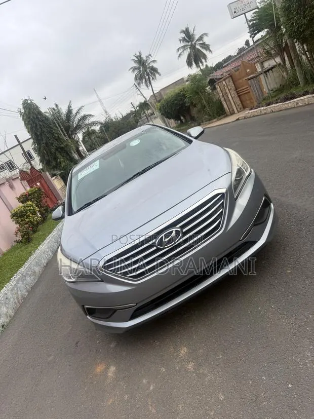 Hyundai Sonata Sport 2.0T Sedan FWD (2.0L 4cyl 6A) 2017 · Photo 1