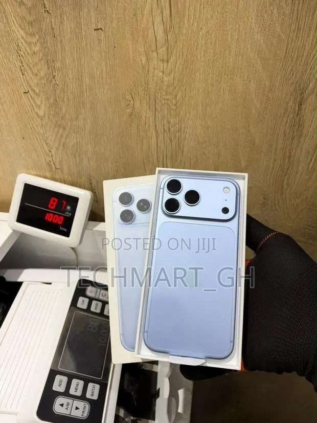Apple iPhone 18 Pro Max 256 GB Blue · Photo 1