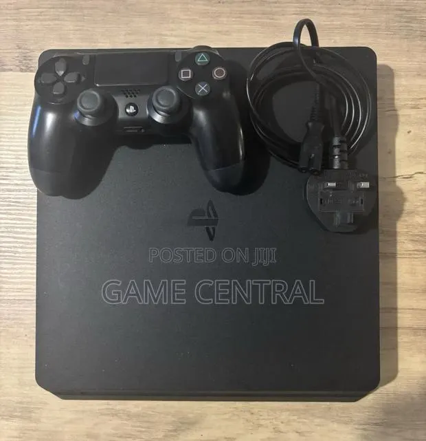 PS4 Slim 500GB Good Condition · Photo 1
