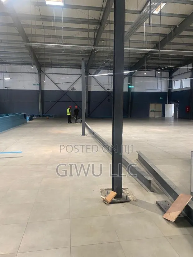 Warehouse Beam Erection · Photo 1