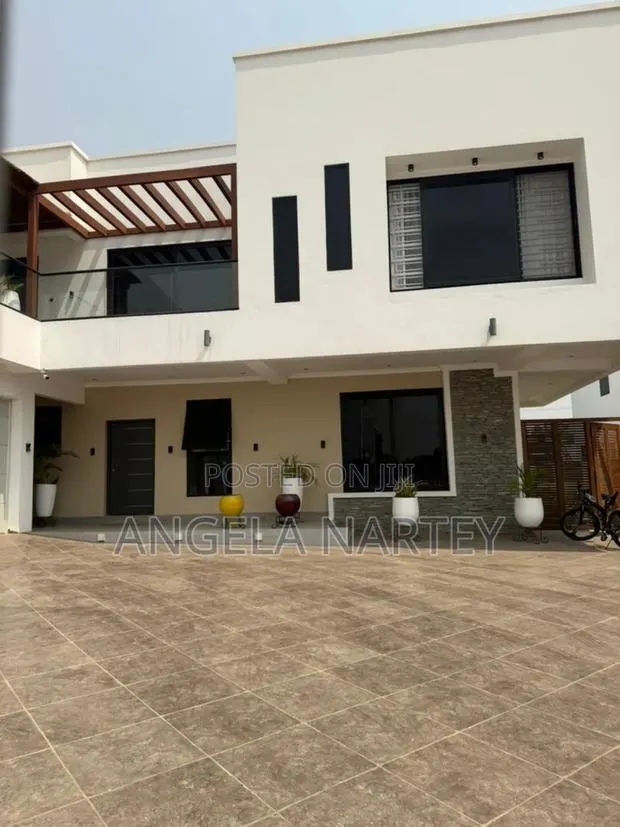 Furnished 4bdrm House in Sakumono Estates for sale · Photo 1
