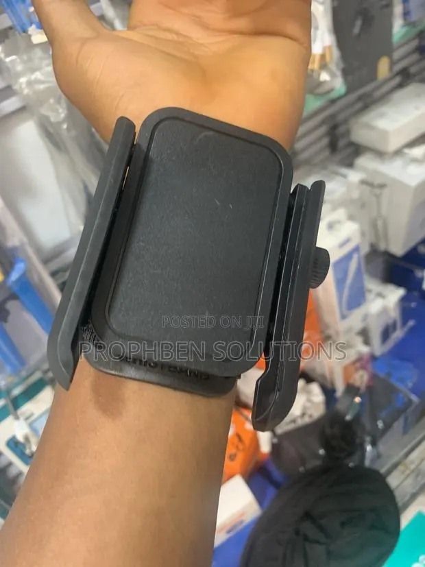 Multi-Function Phone Holder for Streamers and Athlete · Photo 1
