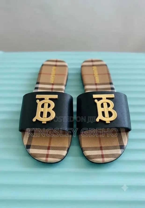 Burberry Slippers | Size 41 · Photo 1