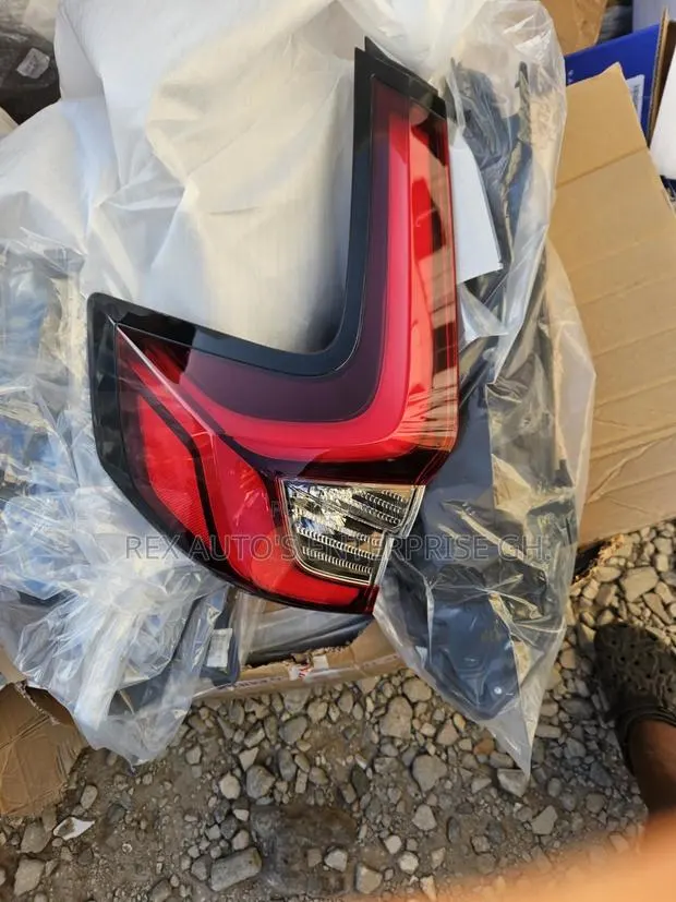 CR-V 2023-2025 Taillight · Photo 1