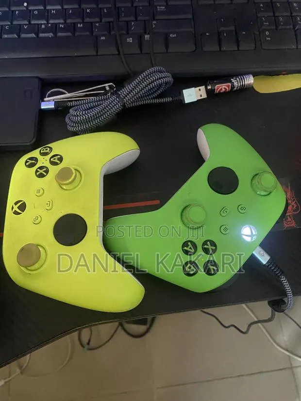 Used Original Xbox Series X/S Controller · Photo 1