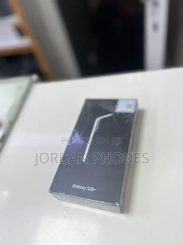 New Samsung Galaxy S25+ 256 GB Silver · Photo 1