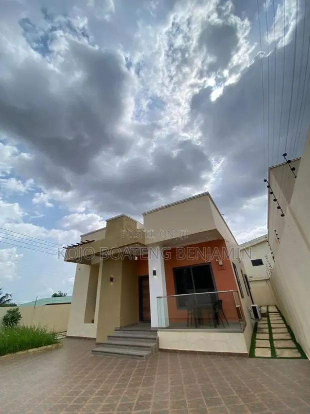Furnished 3bdrm House in CFC Estates for sale · Photo 1