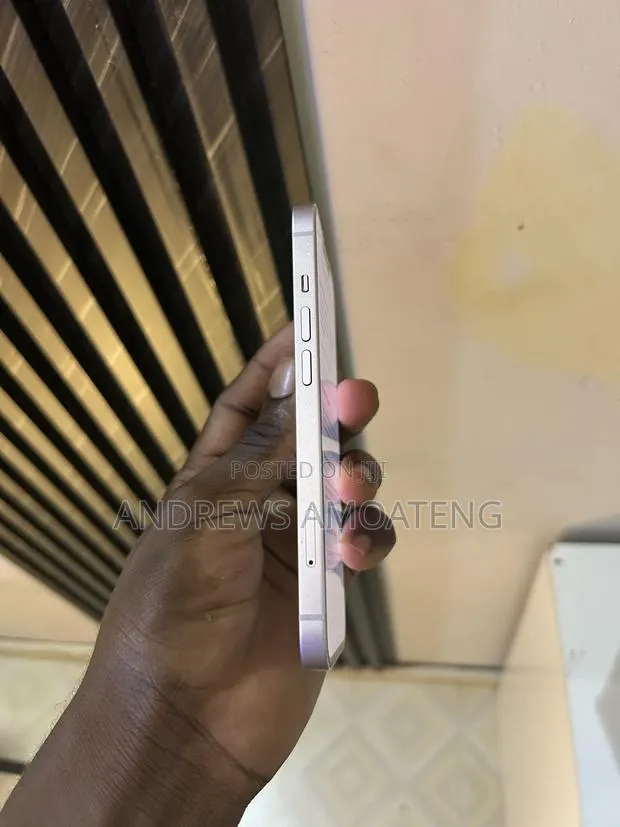 Apple iPhone 13 128 GB Pink · Photo 1