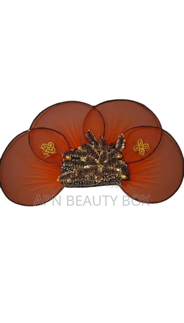 Trendy Bridal Fan · Photo 1