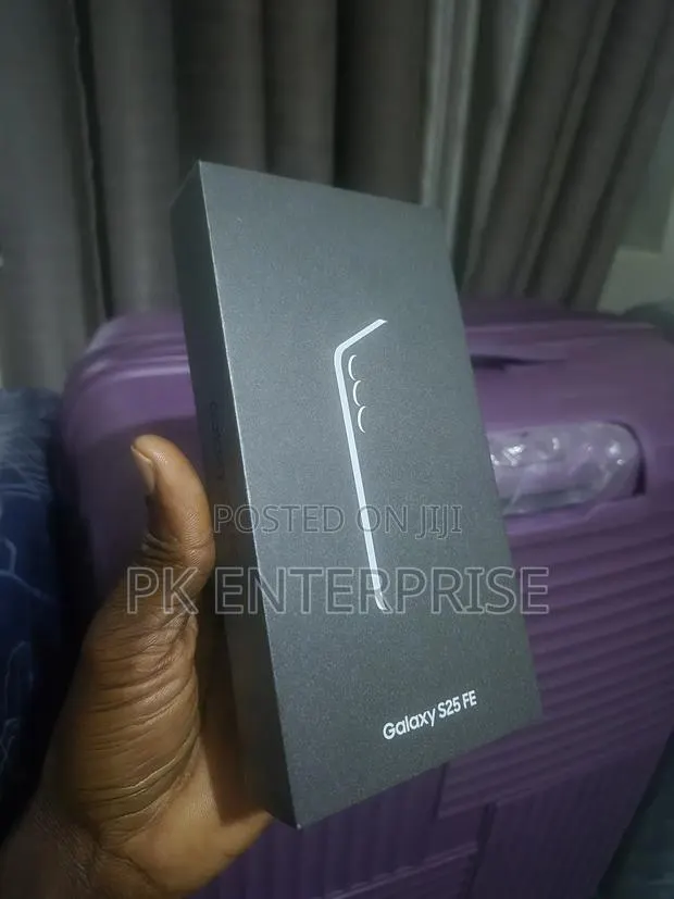 New Samsung Galaxy S25 FE 128 GB Black · Photo 1