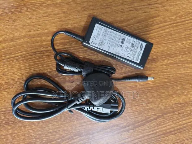 Samsung 19v 3.16a 65w · Photo 1