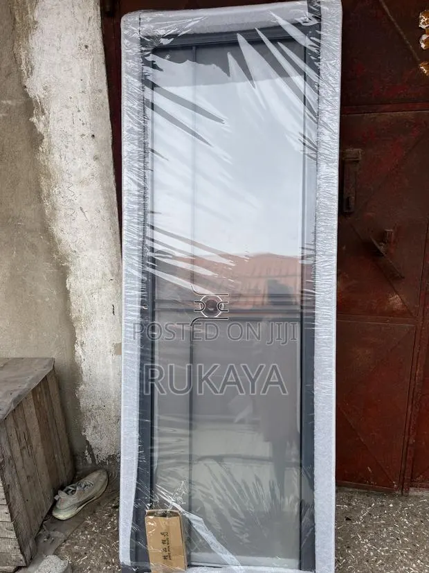 Bathroom Doors · Photo 1