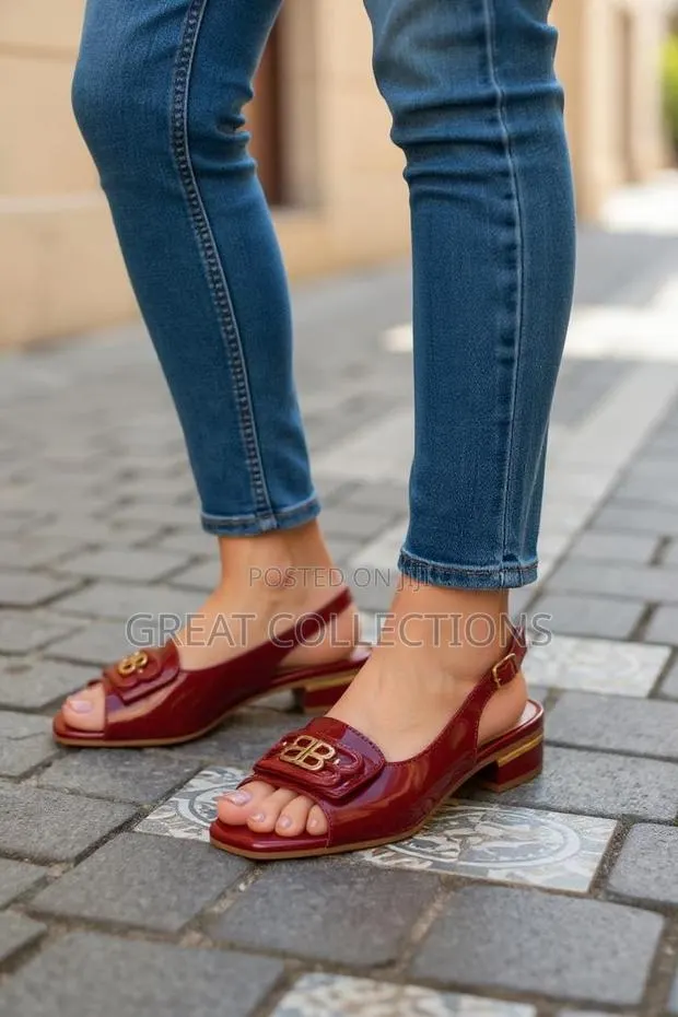 Ladies Sandals · Photo 1
