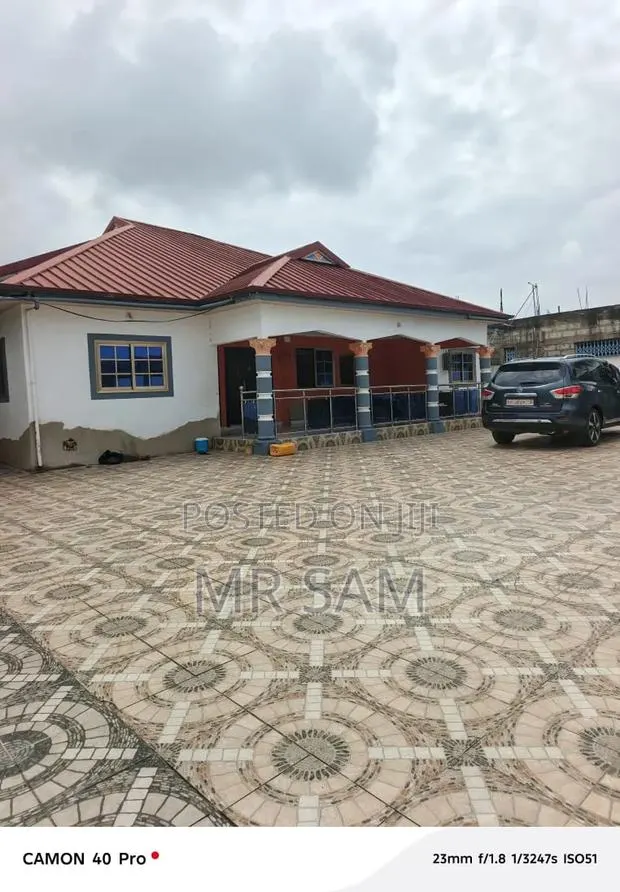 7bdrm House in Sam Properties, Millenium City for sale · Photo 1