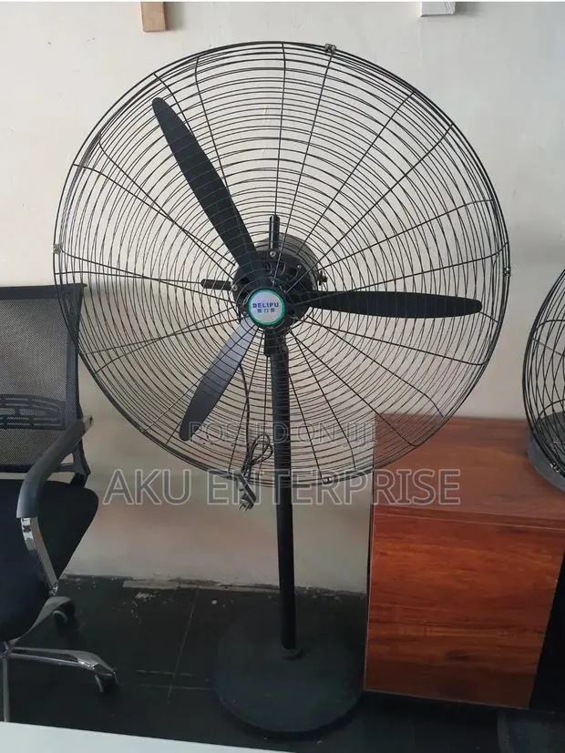 30-Inch Industrial Floor Fan · Photo 1