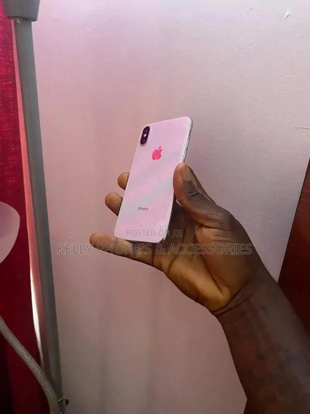 Apple iPhone X 64 GB Gold · Photo 1