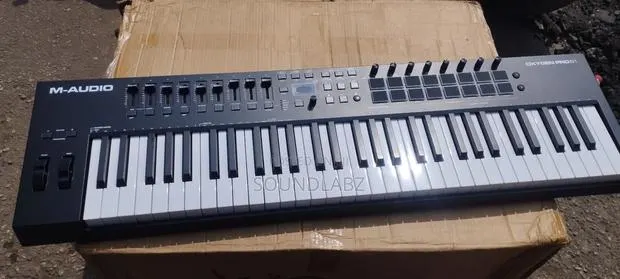 M-Audio Oxygen Pro 61 Midi Keyboard · Photo 1