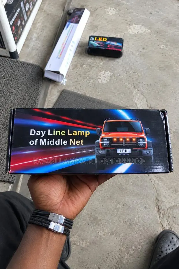 Amber LED Grille Light · Photo 1