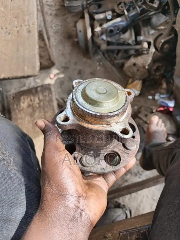 Honda Accord Back Hub 2016 to 2024 · Photo 1