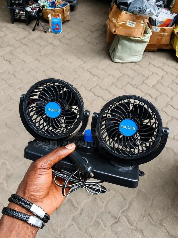 24Volts Dual Head Car Fan · Photo 1