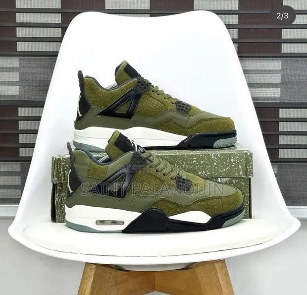 Nike Retro 4 · Photo 1