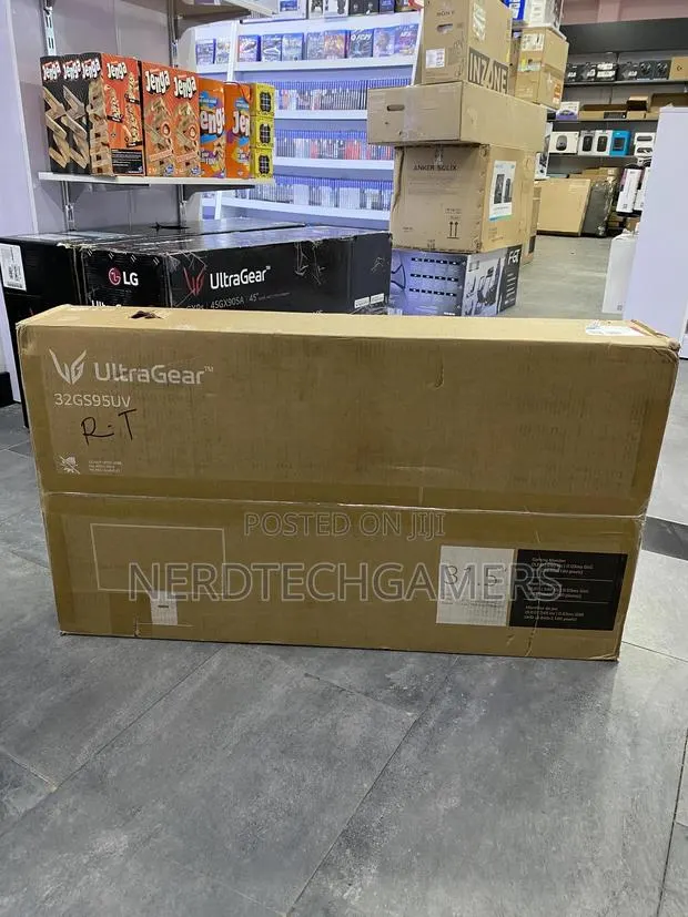 Lg Ultragear Oled 31.5" HDR 240 Hz Gaming Monitor · Photo 1