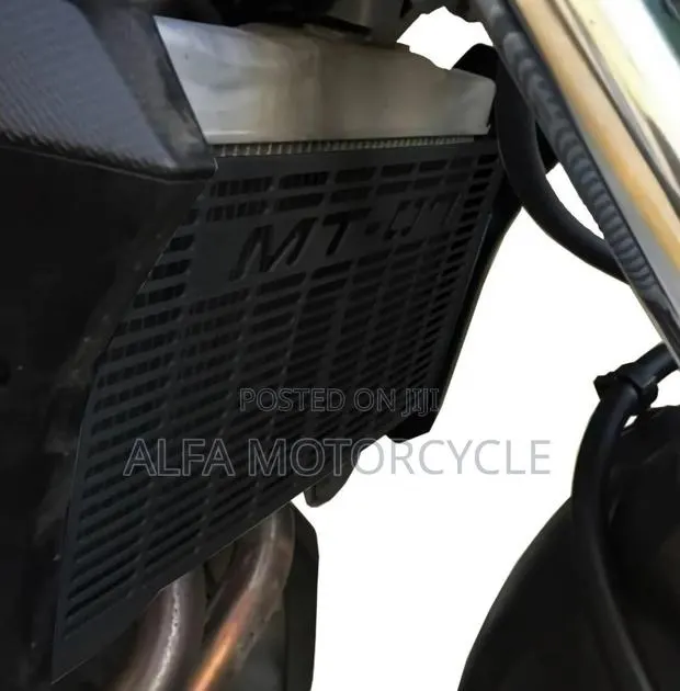 Yamaha MT-07 Radiator Guard Black 2014–2024 · Photo 1