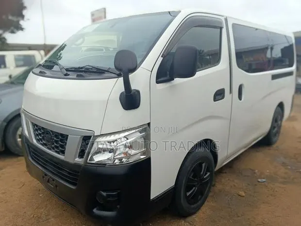 Nissan NV200 2012 White · Photo 1