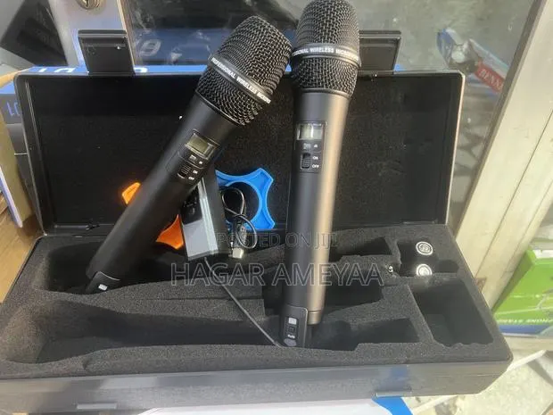 Musical Instruments and Electronic Equipment · Photo 1