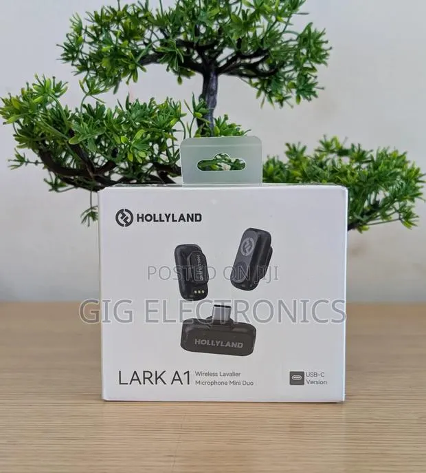 Hollyland Lark A1 Duo 2-Person Wireless Microphone System · Photo 1